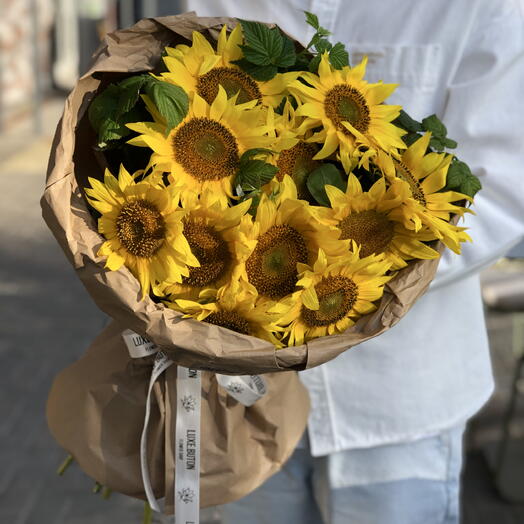 🌻🌻🌻 Букет подсолнухов в дизайнерской упаковке 9шт