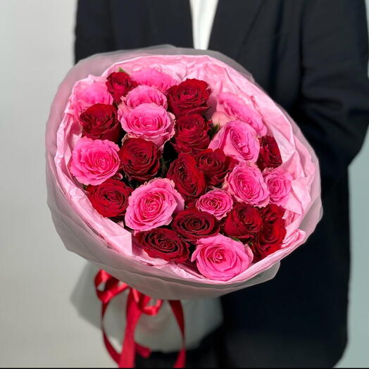 Дуобукет GF из 25 красных и малиновых роз
