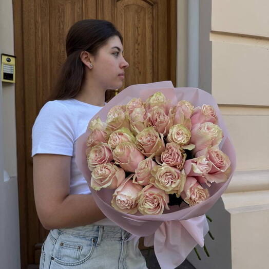 Букет из 25 нежно-розовых премиум роз