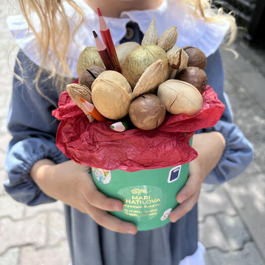 Ореховая шляпная коробочка в школу