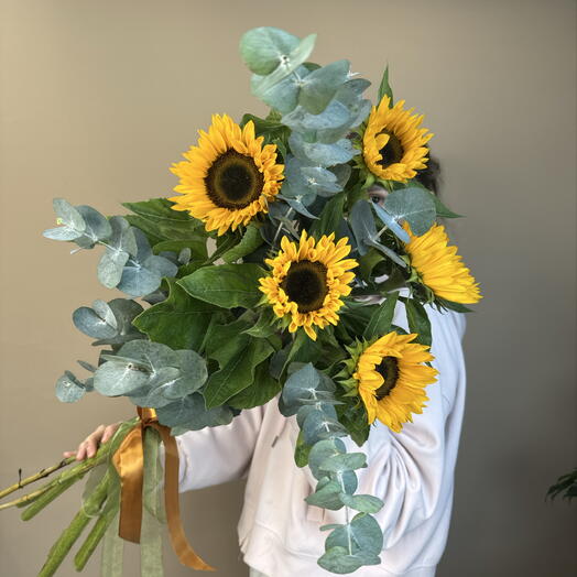Сочный посдсолнух с эвкалиптом под ленту 🌻
Моно
