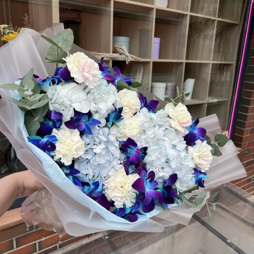 Авторский букет «Королева орхидея «