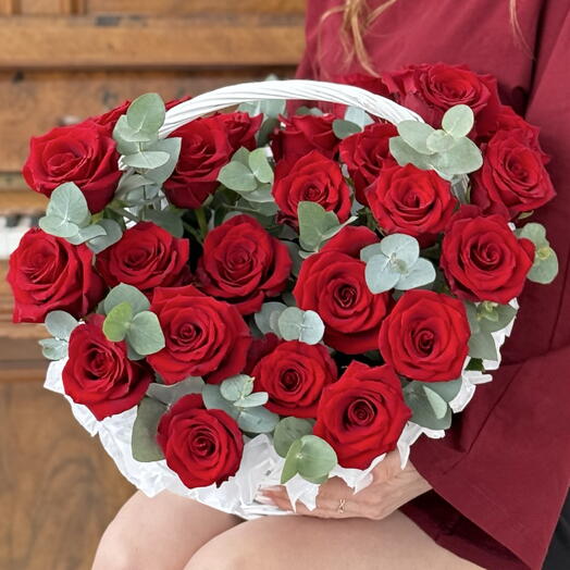 25 эквадорских роз в корзине 🌹