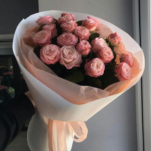 Моно букет с кустовыми розами