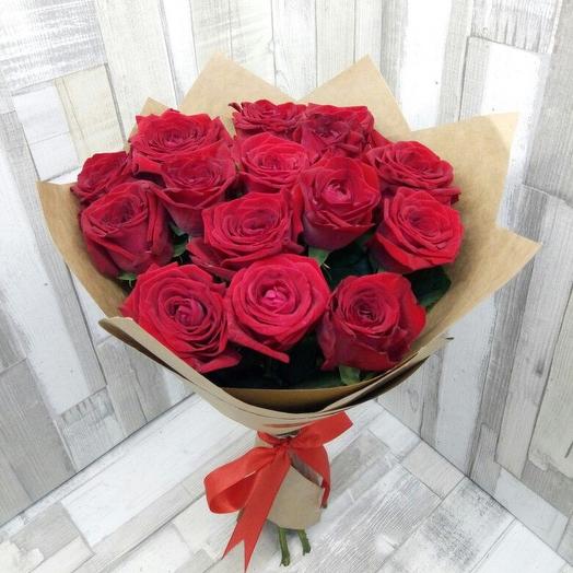15 rosas rojas en la elaboración