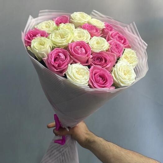 21 white and pink roses