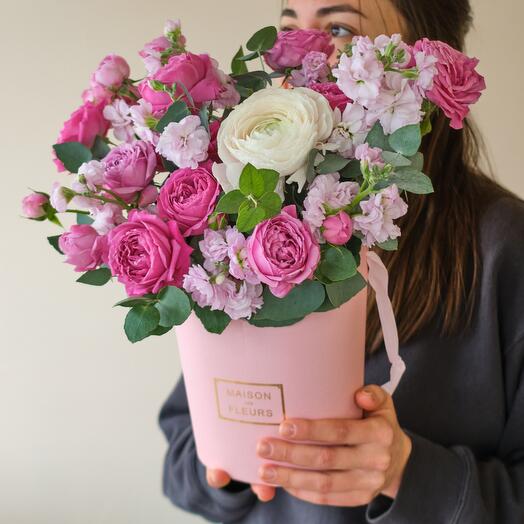 33. A box with peony-shaped