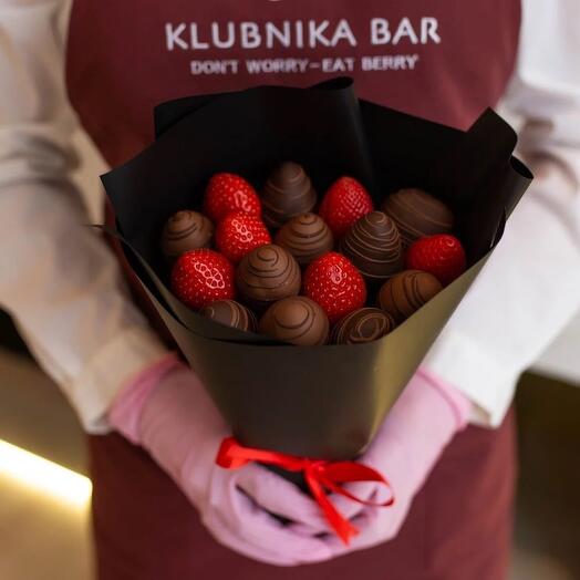 Bouquet of strawberries STRICT S