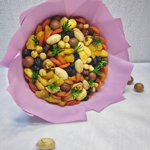 Букеты из сухофруктов с орехами