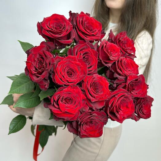 Mono bouquet of red roses 15