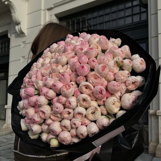 Букет из 51 пионовидной кустовой розы