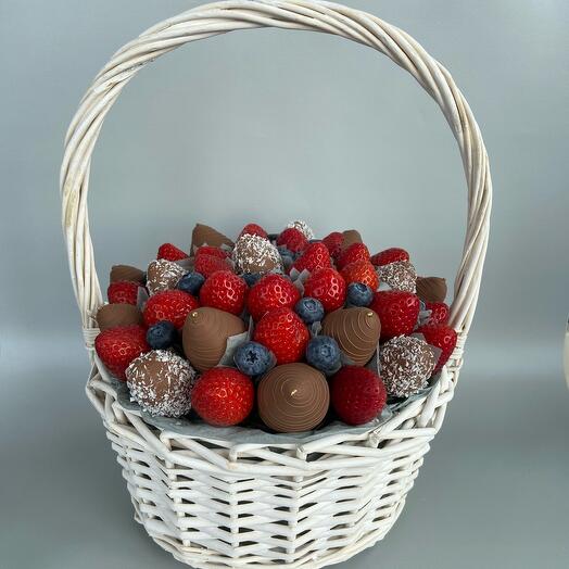 Chocolate-covered strawberry basket