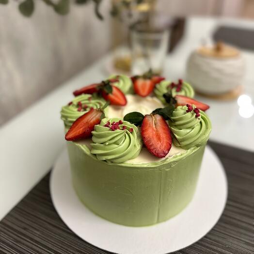 Торт с клубникой