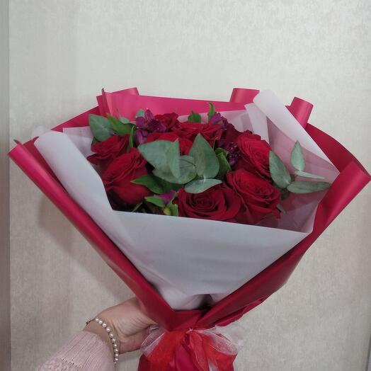Букет  из красных роз