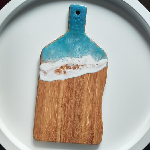 Сервировочная доска из эпоксидной смолы