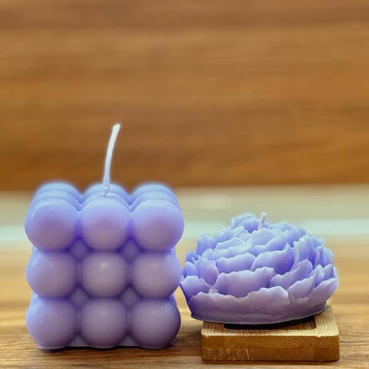 Bubble свеча и свеча пион фиолетового цвета