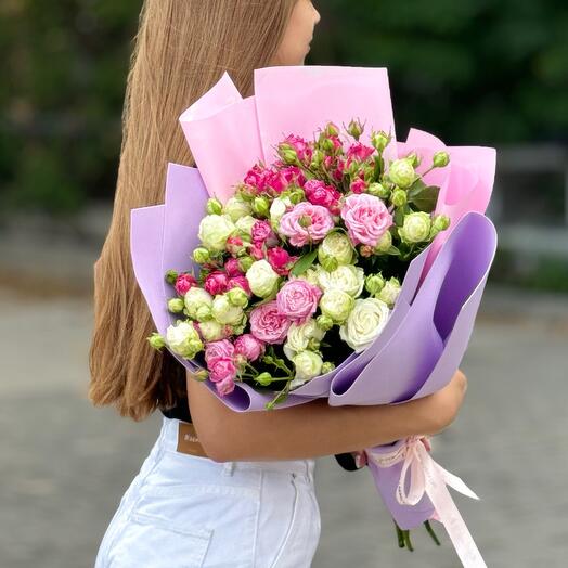 Bouquet of bush roses
