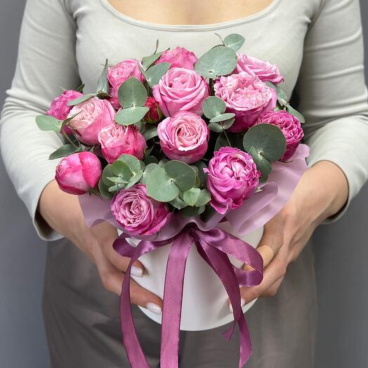 Маленькая цветочная композиция из кустовых роз🌸(0002003)