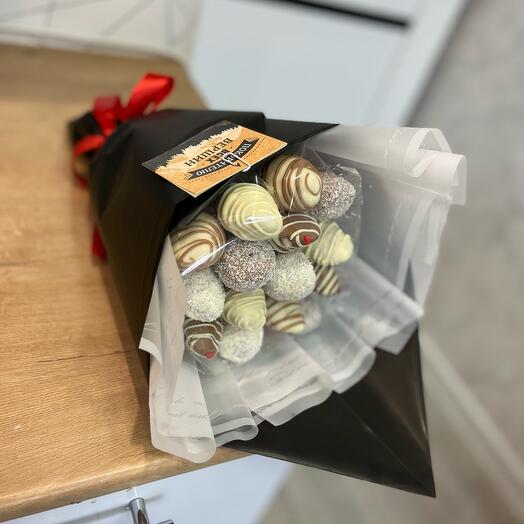 Клубника в шоколаде черный