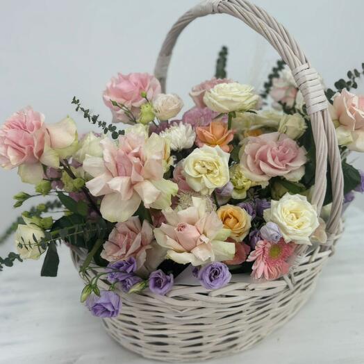 Корзина с цветами