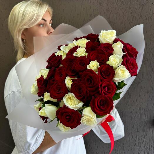 Букет из микса роз 51шт