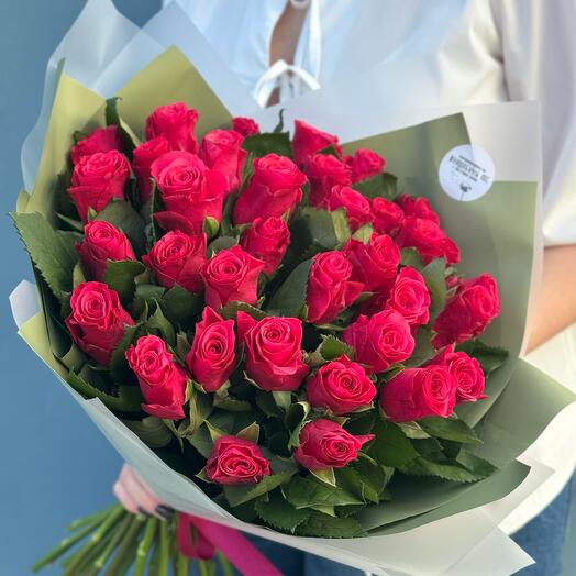 Моно букет из 35 алых роз