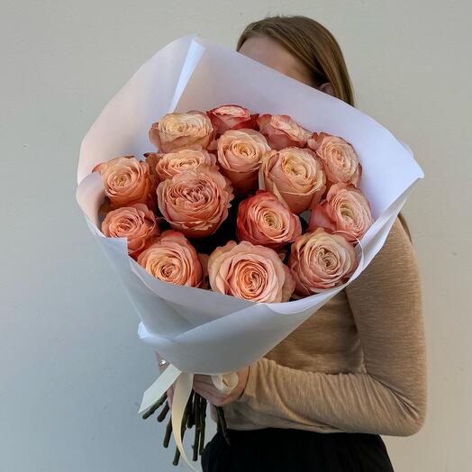 Peony-shaped roses of Kahala 15