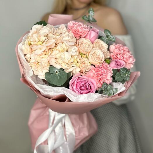 Original bouquet: Hydrangea | Bush Rose | Dianthus