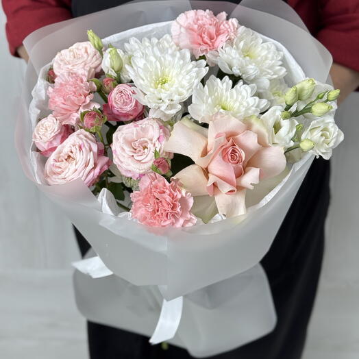 Букет с французской розой, белая кустовая Хризантема, Эустома, гвоздика розовая
