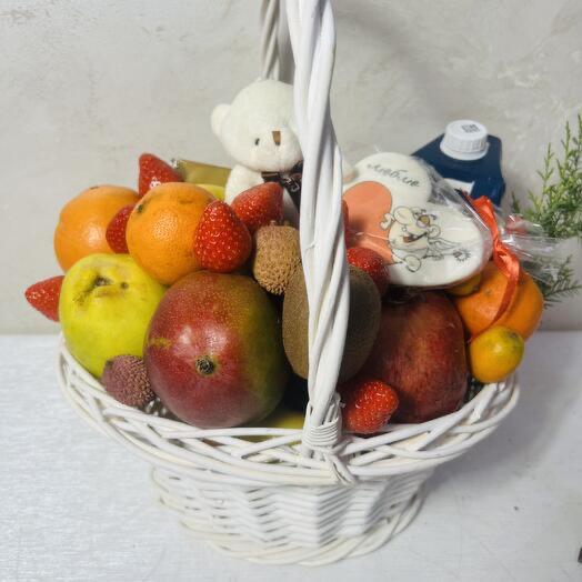 Корзина с фруктами -люблю