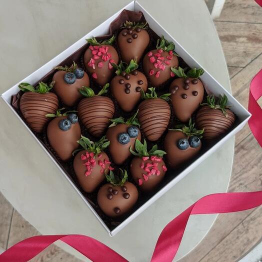 Клубника в шоколаде Кофе