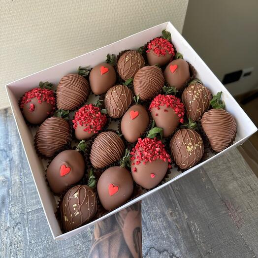 Клубника в шоколаде «Молочный бум»