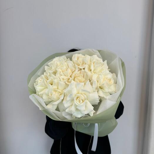 Белые французские розы