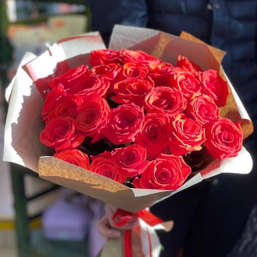 25 red roses envelope