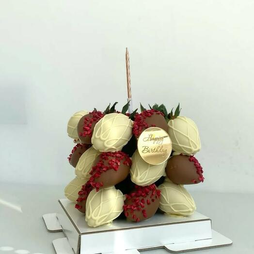 Торт клубника в шоколаде