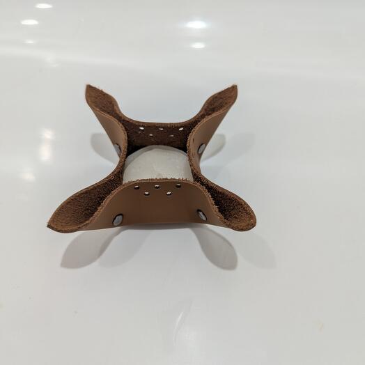 Подсвечник из натуральной кожи средний