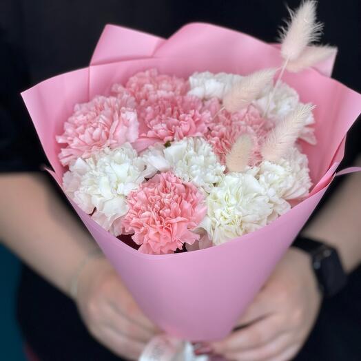 Mono bouquet of dianthuses