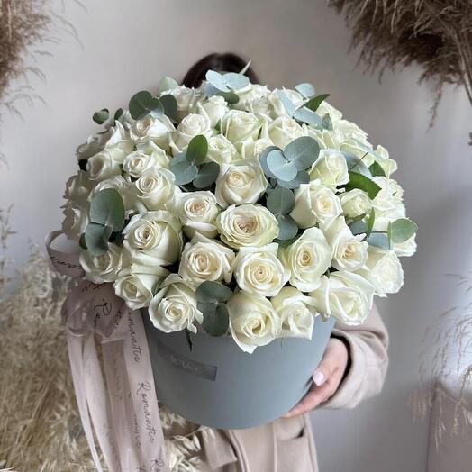 51 белая Роза в большой коробке