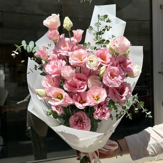 Eustoma with eucalyptus