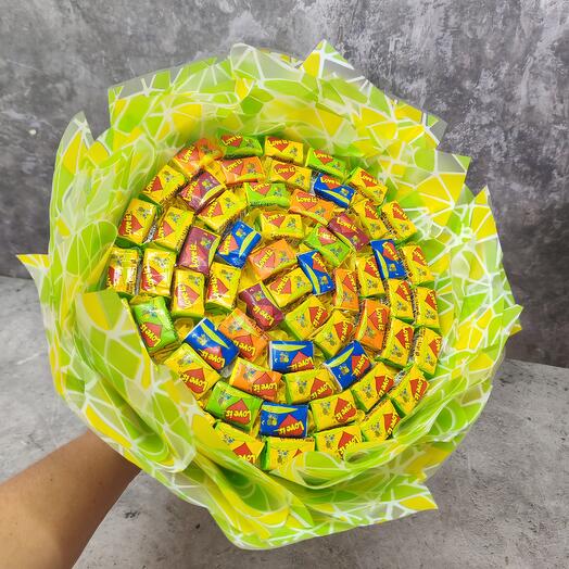 Букетик из жевачек