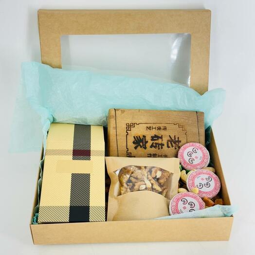 8 марта женский Чайный подарочный набор с орехами