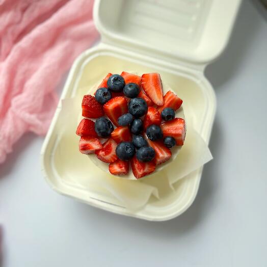 Бенто торт со свежими ягодами / день влюбленных