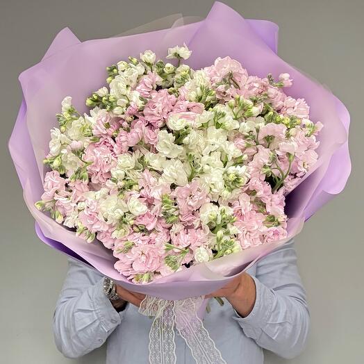 Букет из ароматной кустовой маттиолы 💜