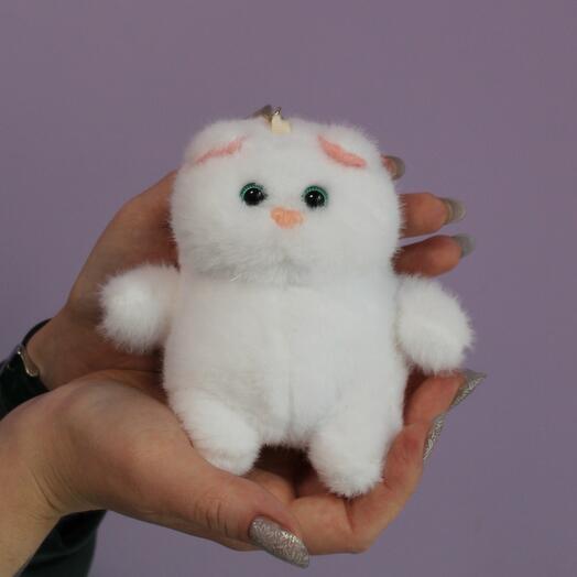 Кот-брелок белый, средний