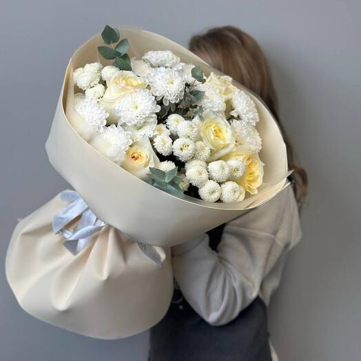 Легкий (букет из одноголовой Розы, хризантемы, эвкалипта)