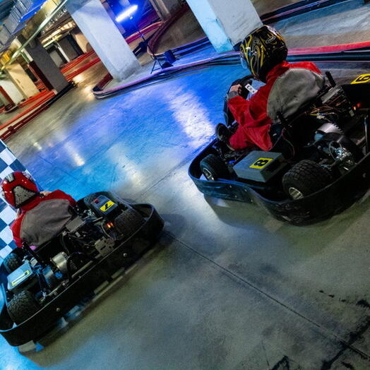 Подарочный сертификат «Заезд на бензиновом карте на крытой трассе» (10 минут, 1 ребенок)