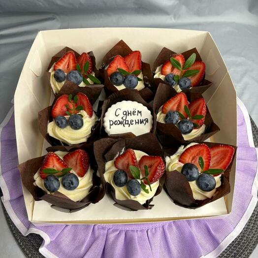 Капкейки ХИТ "С днём рождения" клубника /голубика