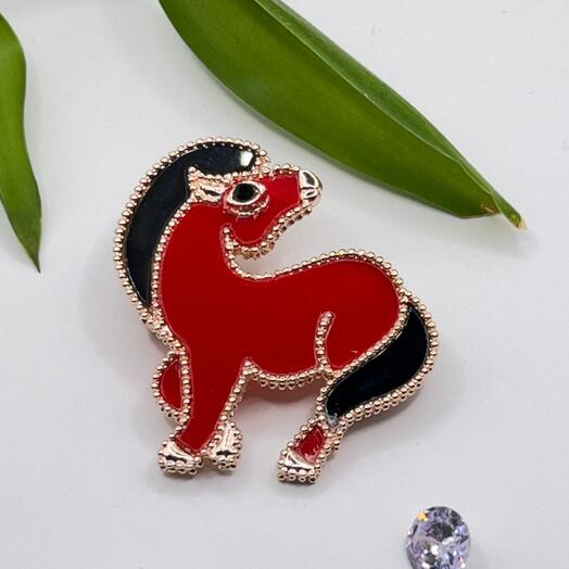 Брошь Лошадь красная
