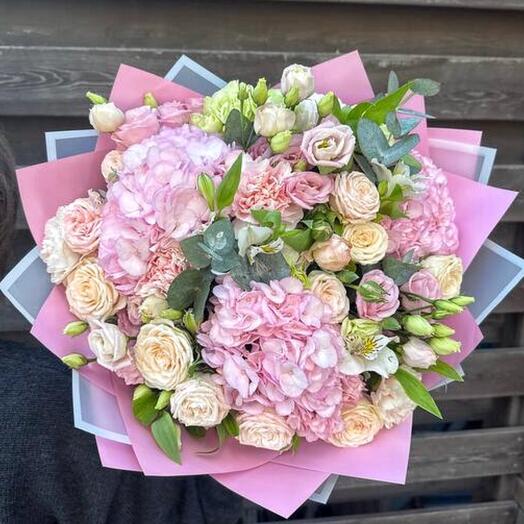 Букет в нежно-розовых тонах 🌸