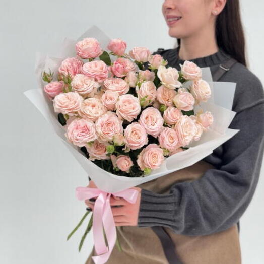 Букет из пионовидной кустовой розы  Бомбастик